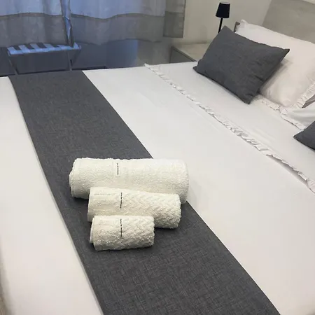 Apartment Domus Re Ferdinando Naples